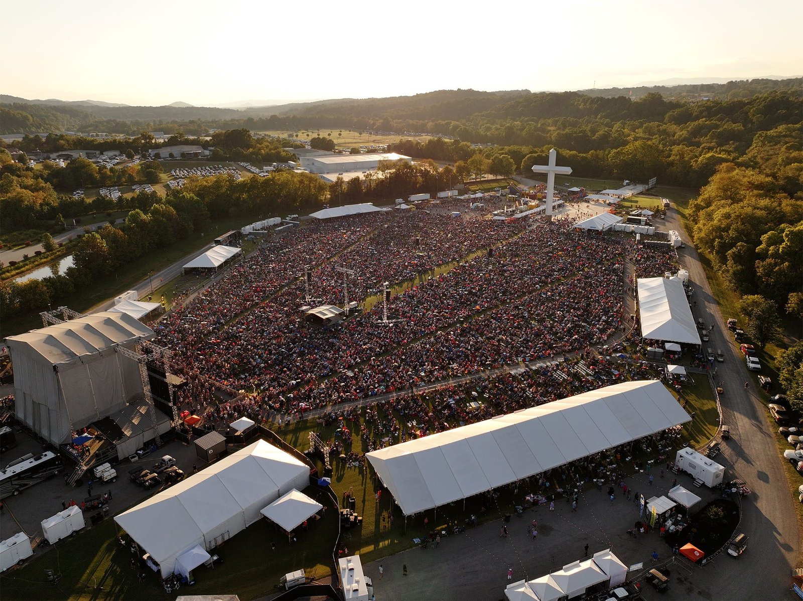 FF25-Saturday crowd at the FaithFest Events Complex